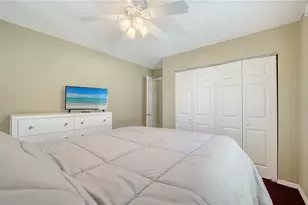 462 Island Cir, Sarasota, FL 34242 - Photo 16