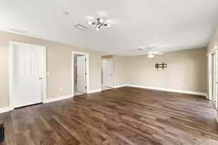 1318 3rd St Cir E, Palmetto, FL 34221 - Photo 6