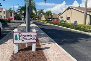 2763 Woodgate Ln, Sarasota, FL 34231 - Photo 2