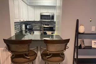 2763 Woodgate Ln, Sarasota, FL 34231 - Photo 8