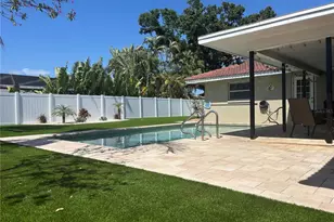 2921 Captiva Dr, Sarasota, FL 34231 - Photo 46