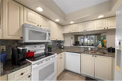 4330 47th Avenue W #104, Bradenton, FL 34210 - Photo 12