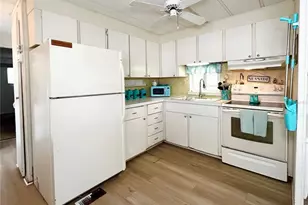 3335 Spanish Oak Terrace, Sarasota, FL 34237 - Photo 12