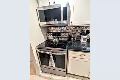 2057 Sunset Drive #G1, Bradenton, FL 34207 - Photo 10