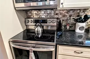 2057 Sunset Dr, Bradenton, FL 34207 - Photo 10