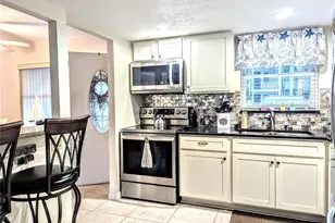 2057 Sunset Dr, Bradenton, FL 34207 - Photo 4