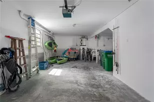 2409 Avenue B, Bradenton Beach, FL 34217 - Photo 14