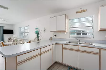 2409 Avenue B, Bradenton Beach, FL 34217 - Photo 8