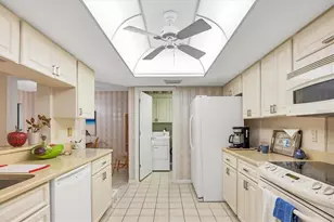 3825 Wilshire Cir, Sarasota, FL 34238 - Photo 16