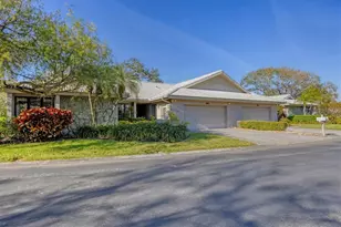 3825 Wilshire Cir, Sarasota, FL 34238 - Photo 2