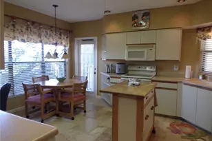 4555 Bay Club Dr, Bradenton, FL 34210 - Photo 2