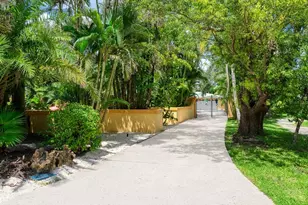 2212 6th St W, Palmetto, FL 34221 - Photo 56