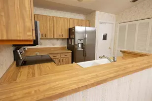 4018 Oakhurst Dr, Sarasota, FL 34233 - Photo 14
