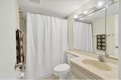 2446 Clubhouse Circle #202, Sarasota, FL 34232 - Photo 22