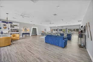 2446 Clubhouse Cir, Sarasota, FL 34232 - Photo 36