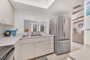 2446 Clubhouse Cir, Sarasota, FL 34232 - Photo 14