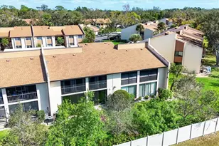 2446 Clubhouse Cir, Sarasota, FL 34232 - Photo 1