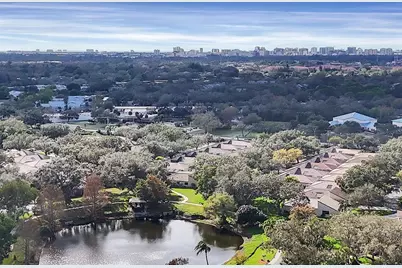 3933 Glen Oaks Manor Drive, Sarasota, FL 34232 - Photo 4