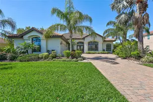 110 167th Blvd E, Bradenton, FL 34212 - Photo 2