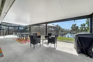 1718 Caribbean Dr, Sarasota, FL 34231 - Photo 38