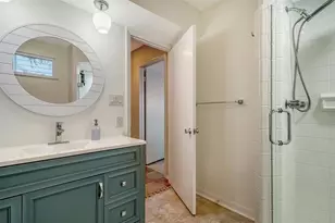 1718 Caribbean Dr, Sarasota, FL 34231 - Photo 34