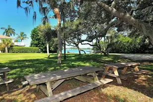 1718 Caribbean Dr, Sarasota, FL 34231 - Photo 50