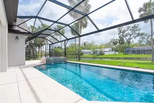 1575 Eastbrook Dr, Sarasota, FL 34231 - Photo 4