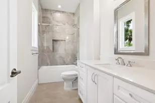 1575 Eastbrook Dr, Sarasota, FL 34231 - Photo 34