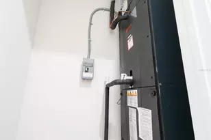 1575 Eastbrook Dr, Sarasota, FL 34231 - Photo 68