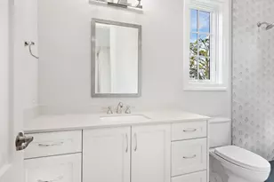 1575 Eastbrook Dr, Sarasota, FL 34231 - Photo 32