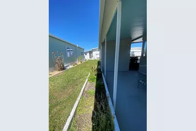 2207 69th Avenue W, Bradenton, FL 34207 - Photo 18