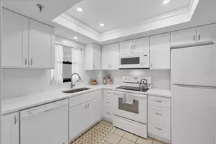 1001 Benjamin Franklin Dr, Sarasota, FL 34236 - Photo 14