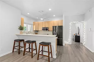 3319 Mayflower St, Sarasota, FL 34231 - Photo 10