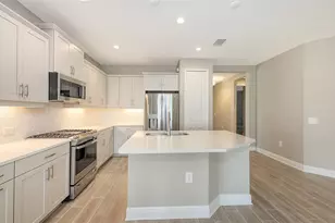 18137 Franklin Park Ct, Venice, FL 34293 - Photo 10