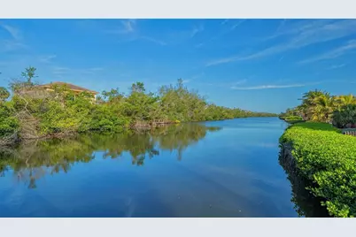 8504 Heron Lagoon Circle, Sarasota, FL 34242 - Photo 8