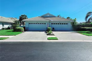 321 Reclinata Cir, Venice, FL 34292 - Photo 2