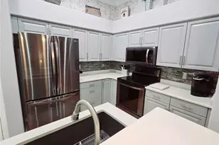 321 Reclinata Cir, Venice, FL 34292 - Photo 14