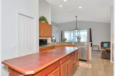 718 Tanana Fall Drive, Ruskin, FL 33570 - Photo 8