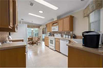 8424 Regal Way, Palmetto, FL 34221 - Photo 10