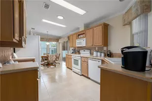 8424 Regal Way, Palmetto, FL 34221 - Photo 10