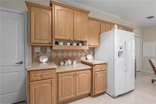 8424 Regal Way, Palmetto, FL 34221 - Photo 6