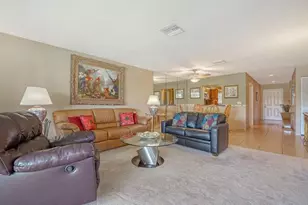 5630 Golf Pointe Dr, Sarasota, FL 34243 - Photo 10