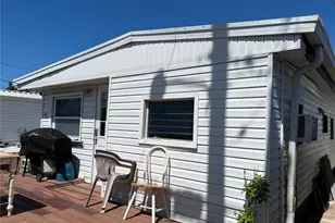 2601 Gulf Dr N, Bradenton Beach, FL 34217 - Photo 2