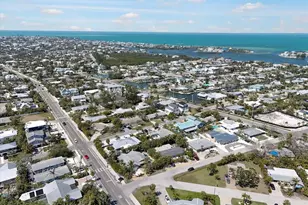 402 71st St, Holmes Beach, FL 34217 - Photo 44