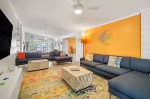 402 71st St, Holmes Beach, FL 34217 - Photo 12