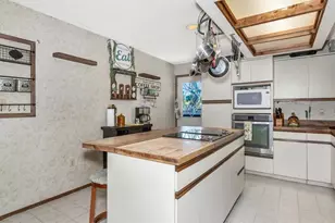 2070 59th St, Sarasota, FL 34243 - Photo 8