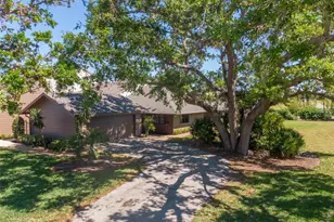 5604 Doral Dr, Sarasota, FL 34243 - Photo 2