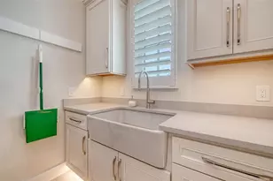 5930 Briarwood Ave, Sarasota, FL 34231 - Photo 48