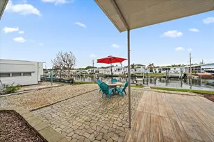 252 Aloha Dr, Palmetto, FL 34221 - Photo 4