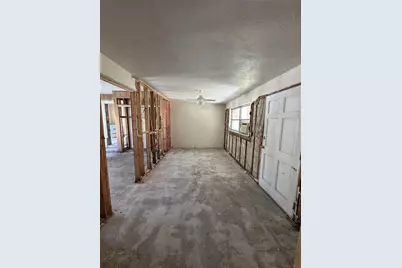 305 59th St, Holmes Beach, FL 34217 - Photo 12